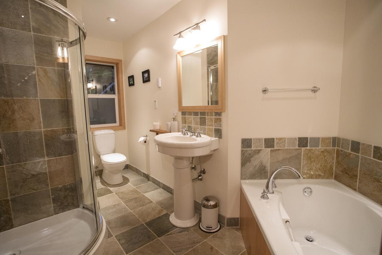 Chesterman Hideaway Hotel Tofino Esterno foto