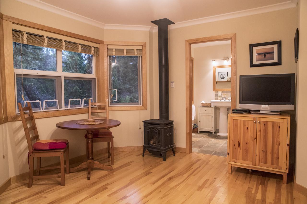 Chesterman Hideaway Hotel Tofino Esterno foto