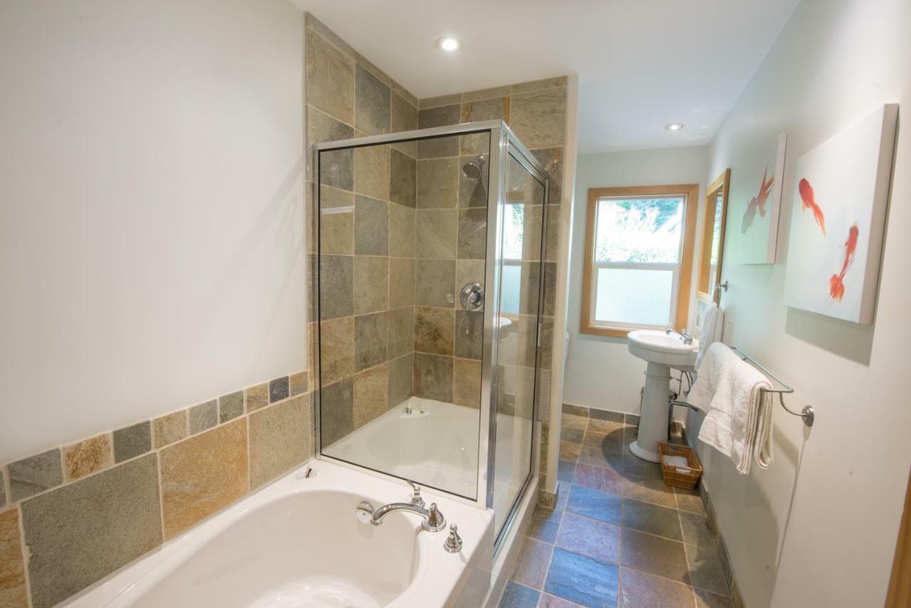 Chesterman Hideaway Hotel Tofino Esterno foto